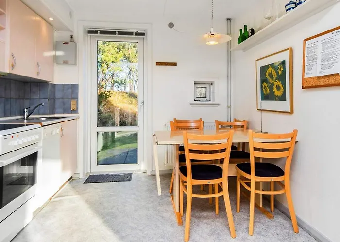 6 Person In Romo-by Traum *